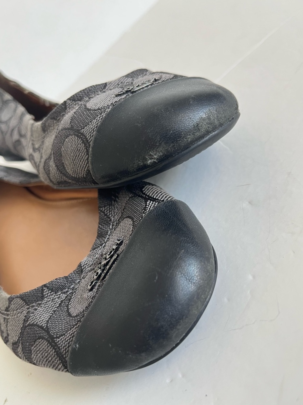 Coach Chelsea signature logo gray black leather cap toes ballet flats size 10B - Picture 9 of 12
